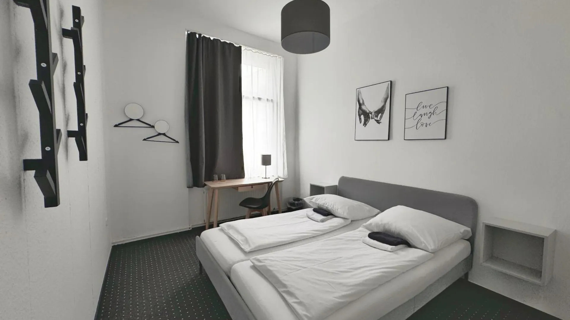 Hotel AVAlex Berlijn Duitsland